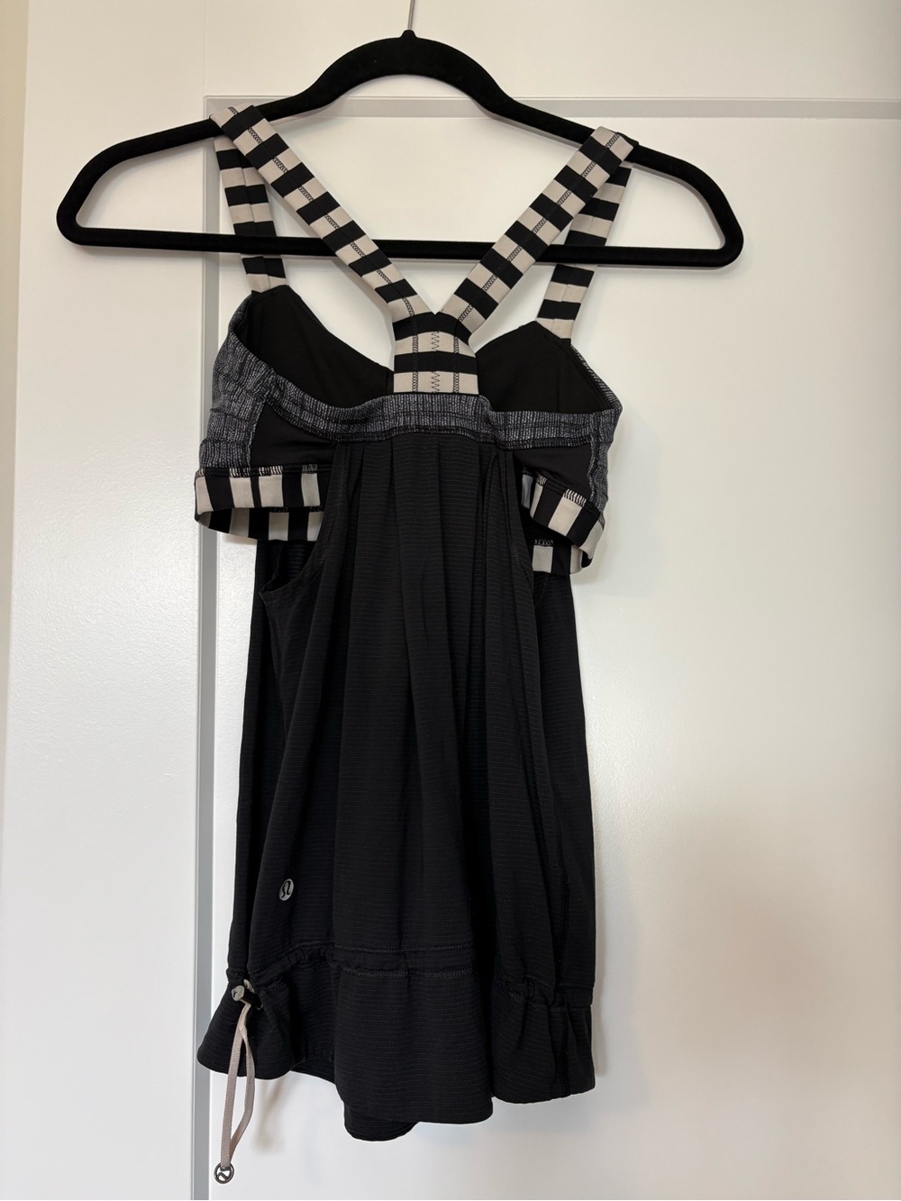 Lululemon Rest Less Tank. Sz 2 - Picture 4 of 7